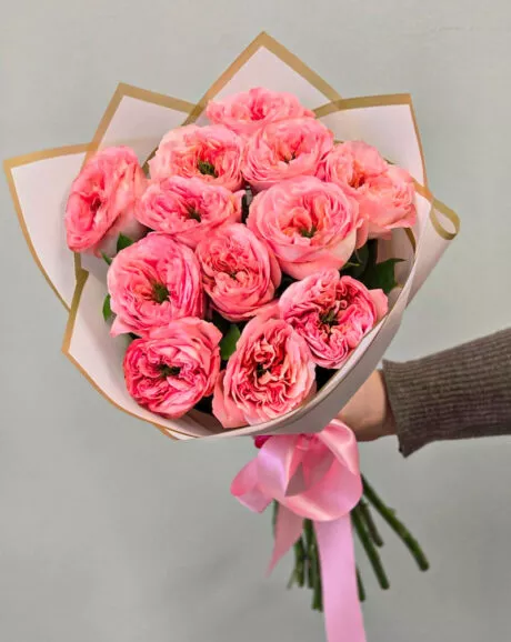 12 Pink Garden Roses Bouquet