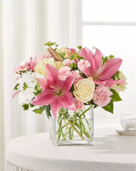 Hope Line Bouquet in a Cube