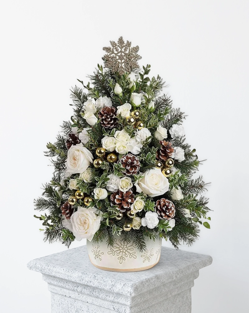 Grandeur Elegance Winter Tree