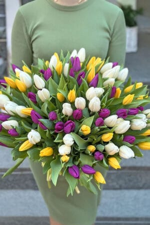 Large-Mix-Color-Tulips-Bouquet
