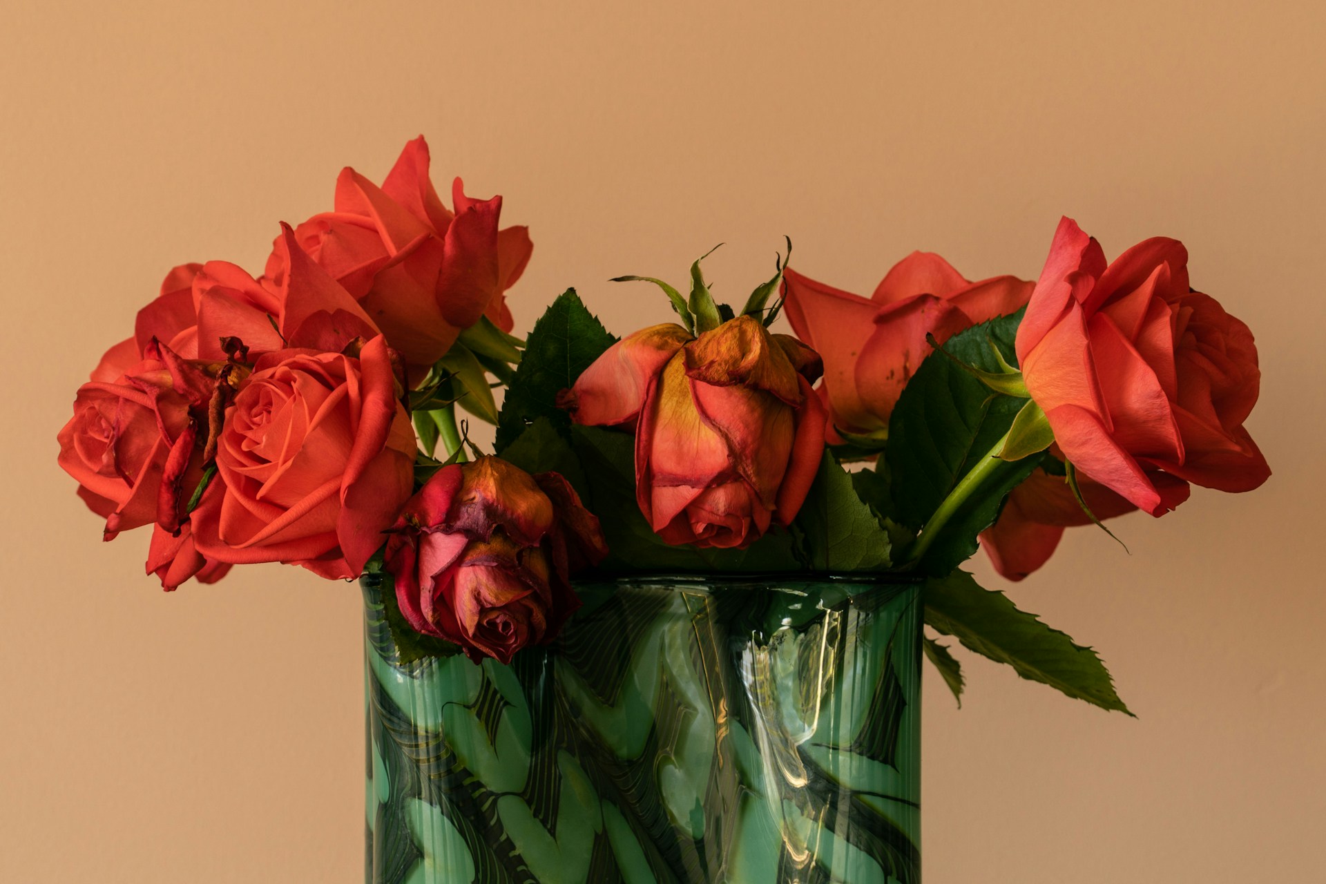How to Care for a Rose Bouquet to Keep It Fresh?